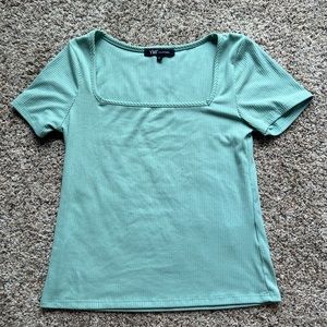 SQUARE NECK TOP
